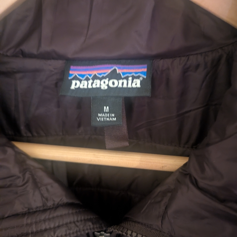 Patagonia Women's Black Kai Lee Parka - Picture 2 of 4